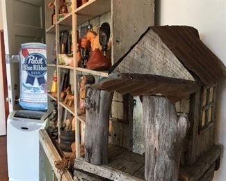 Birdhouse and small pieces