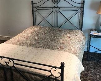  Queen size bed 