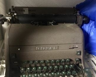  Vintage typewriter 