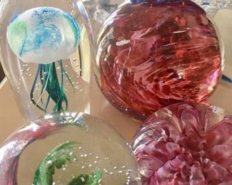 Various paperweights 
