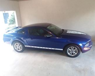 2005 FORD MUSTANG - V6 - ONLY 36,000 original miles