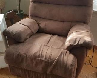 Comfy vibrating recliner