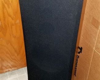 Pair of Sony speakers and other electronics