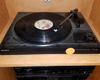 Sony turntable goes with components
