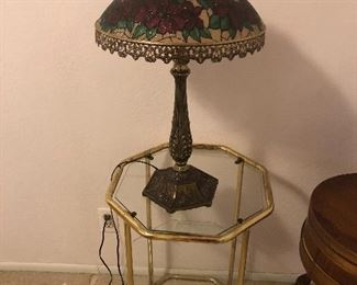Lamps and tables 
