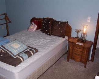 FULL SIZE BED