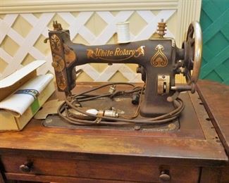White Rotary sewing machine and cabinet