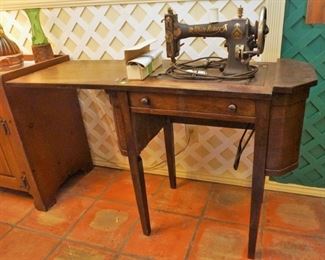 White Rotary sewing machine and cabinet