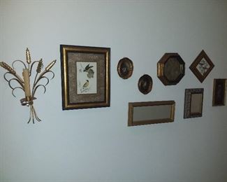 Wall plaques, pictures and mirrors