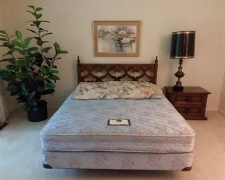 Queen size mattress set