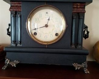 Antique mantle clock