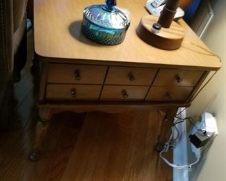 Maple end table with drawers