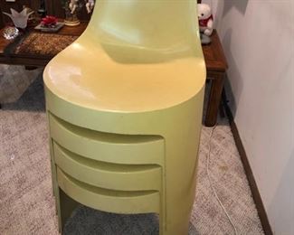 Kay Leroy Ruggles Umbo plastic stacking chairs & matching table 