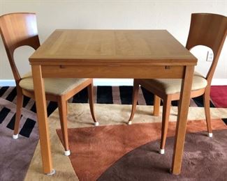 Copenhagen Expandable Table and Chairs