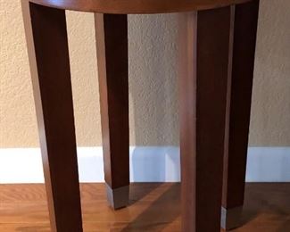 Round Side Table w Metal Capped Legs