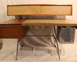 1946 George Nelson Model 4658 desk with leather writing surface