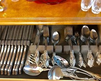 Very complete service for 12 on Oneida stainless : THIS SRT EVEN HAS SEAFOOD FORKS AS WELL AS ICRF TEA SPOONS MANY SERBINH PIRCES LIKE NEW CONDITION