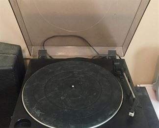 Realistic Turntable