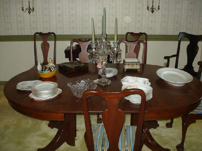 Many small items in the dining room