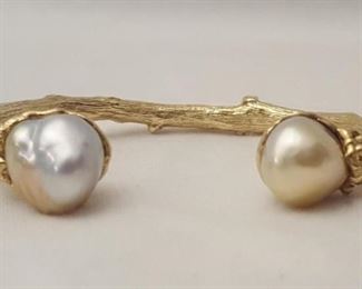 K. BRUNINI 18 kit GOLD TWIG BRACELET WITH TWO SOUTH SEA PEARLS