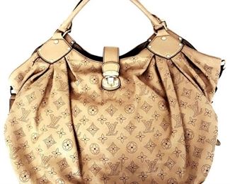 LOUIS VUITTON MAHINA HOBO TAUPE