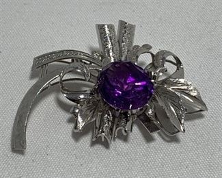 14 K GOLD AND AMETHYST PIN