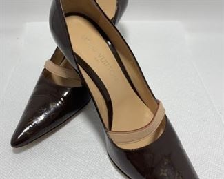Classic LOUIS VUITTON PUMPS 7 1/2