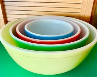 Pyrex Bowls