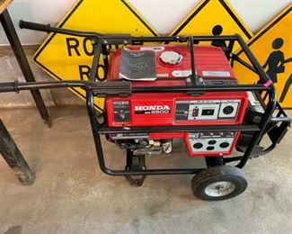 Honda Generator Excellent Condition, electric starts
