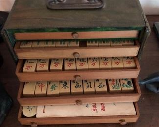 Mahjong set