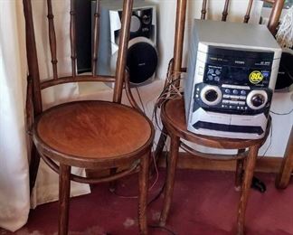 2 Small wood Chairs & Philips M355 stereo