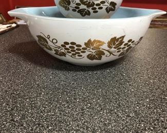 Vintage Pyrex Chip Dip Set