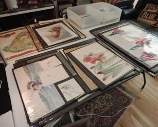 tables full of art to look at !