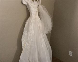 Vintage beautiful wedding dress!