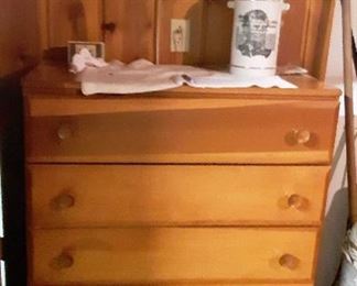 HABITANT DRESSER