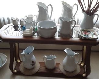LOT OF PITCHERS, OAK SOFA TABLE