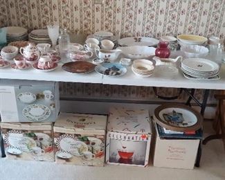 LOTS OF GLASSWARES