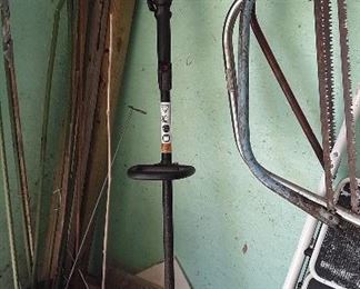 CRAFTMAN GAS WEED WACKER