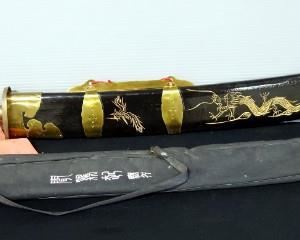 Oxtail Dao Sword With Nylon Cloth On Pommel, Wood Scabbard With Etched Dragon And Nylon Carrying Case