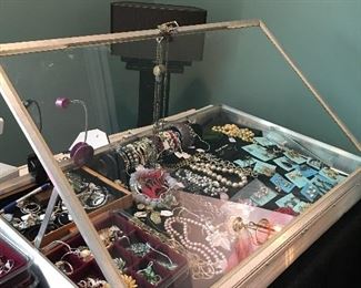 Lots of Jewlery