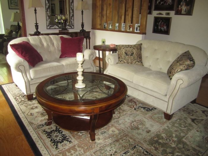 LOVESEATS  BY FLEXSTEEL, AREA RUG, COFFEE TABLE