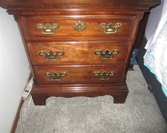 PAIR OF NIGHTSTANDS