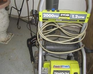 E;ECTRIC PRESSURE WASHER