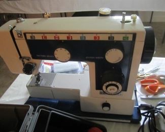 SEWING MACHINE