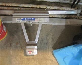 support for the ladder - included