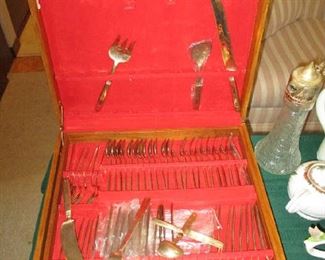 Flatware set