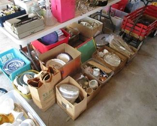 Box lots of miscellaneous items