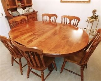 Vintage Dining  Table with 2 Leaves 