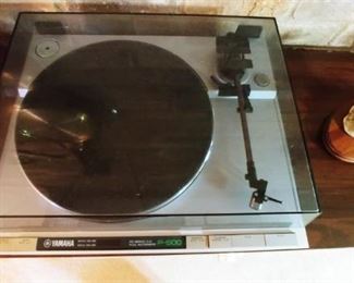 Vintage Yamaha P-500 Turntable