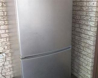 Upright Freezer with Bottom Drawer 